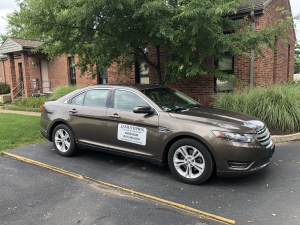 vehicle with door magnet